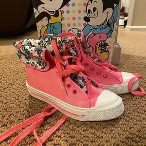 💥 Vintage Mickey & Minnie Mouse X Inner Floral Lace Converse Shoes